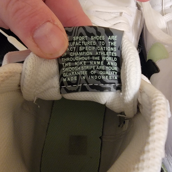 Nike Blazer Mid '77 "Barely Volt" Kids Size 5.5Y - Picture 6 of 8